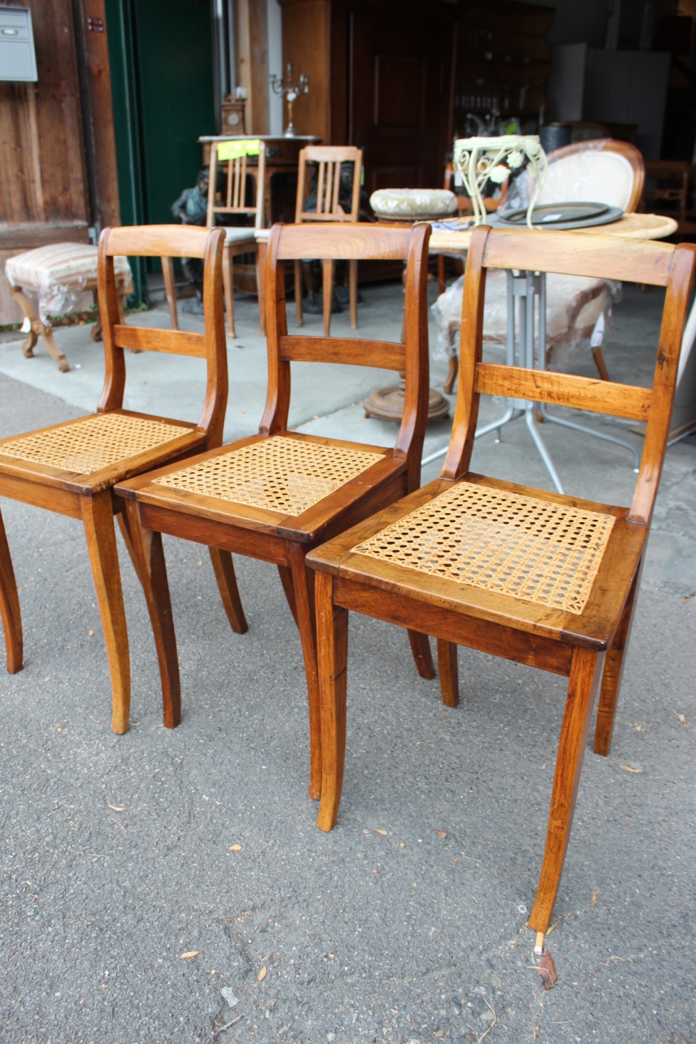 Biedermeier Stuhl Nussbaum mit Geflecht / 3 verfügbar